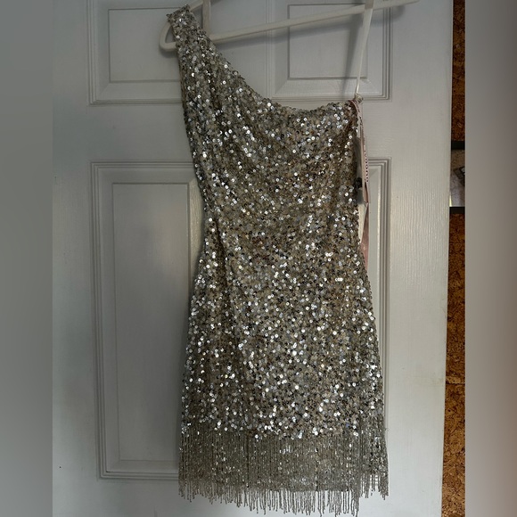 Mac Duggal Women's One Shoulder Embellished Fringe Mini Dress - Picture 2 of 4